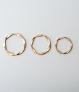 Twisted Effect Round Ring